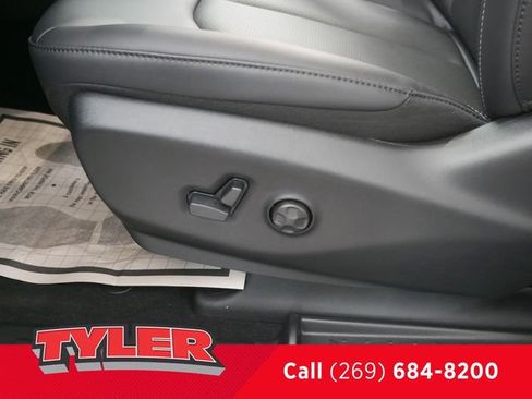 New 2026 Chrysler Pacifica Select image 22