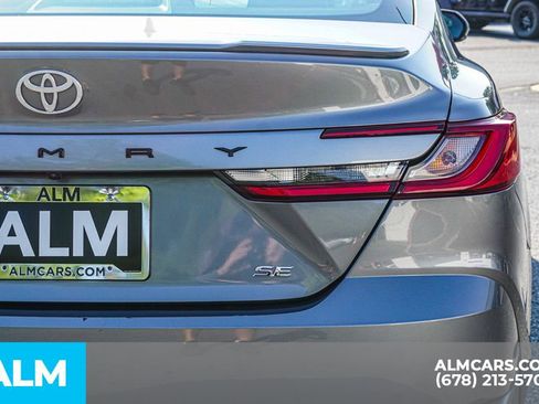 Used 2025 Toyota Camry SE image 13