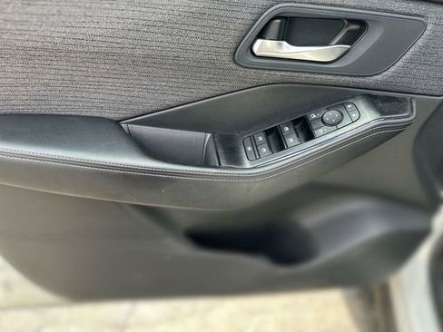 Used 2023 Nissan Rogue SV image 15