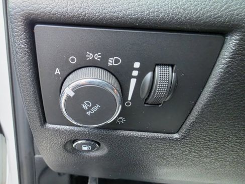 Used 2020 Jeep Grand Cherokee Limited w/ Luxury Group II image 10