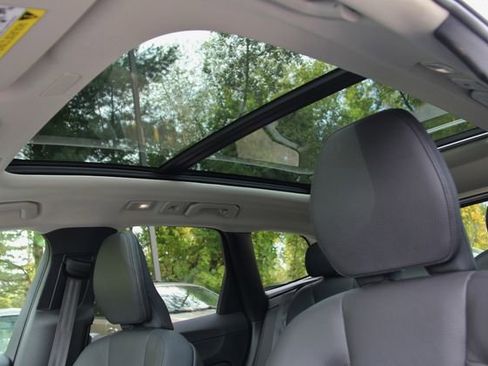 Used 2023 Volvo XC60 B5 Plus w/ Protection Package Premier image 14