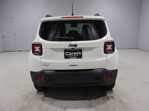 Used 2023 Jeep Renegade Latitude w/ Premium Group AWD/4WD image 4