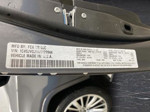 Used 2022 Jeep Grand Wagoneer Series III image 48