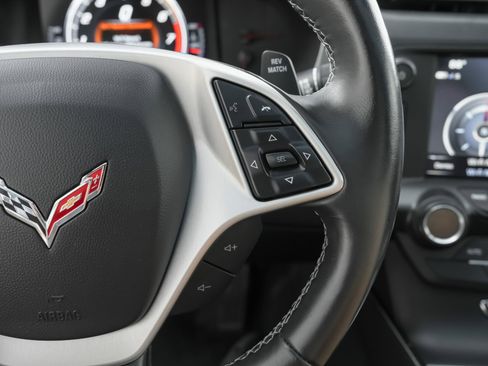 Used 2019 Chevrolet Corvette Stingray Coupe w/ Carbon Flash Badge Package RWD image 18