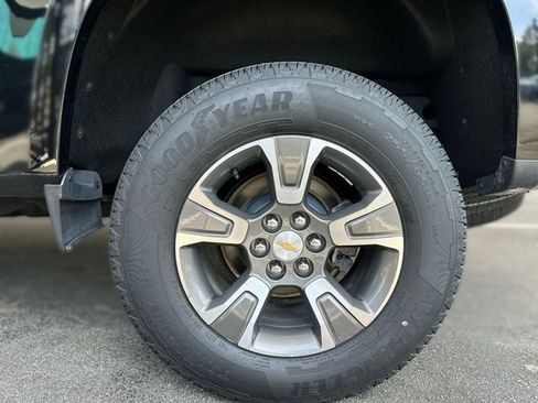 Used 2020 Chevrolet Colorado Z71 AWD/4WD image 10