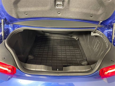 Used 2021 Chevrolet Camaro LT image 18