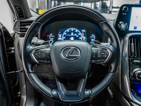 Used 2024 Lexus LX 600 4WD w/ Luxury Package image 14