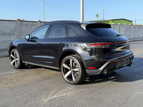 Certified 2025 Porsche Macan Turbo image 3