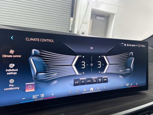 New 2026 BMW X5 xDrive50e image 17