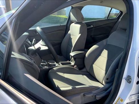 Used 2017 Chevrolet Cruze LS image 22