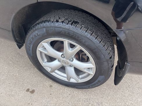 Used 2011 Nissan Rogue SV AWD/4WD image 7