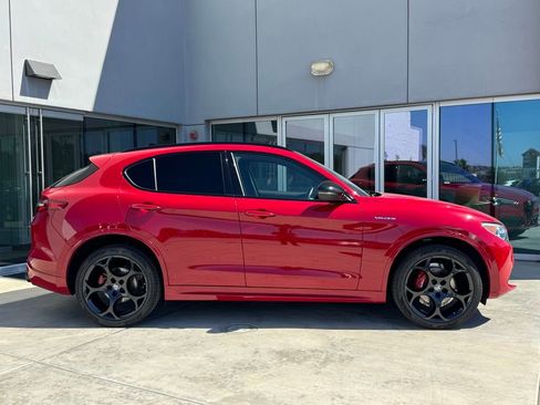 Used 2023 Alfa Romeo Stelvio Veloce image 9