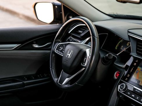 Used 2016 Honda Civic Touring image 18