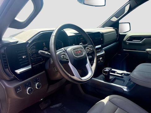Used 2024 GMC Sierra 1500 SLT w/ SLT Premium Plus Package AWD/4WD image 9
