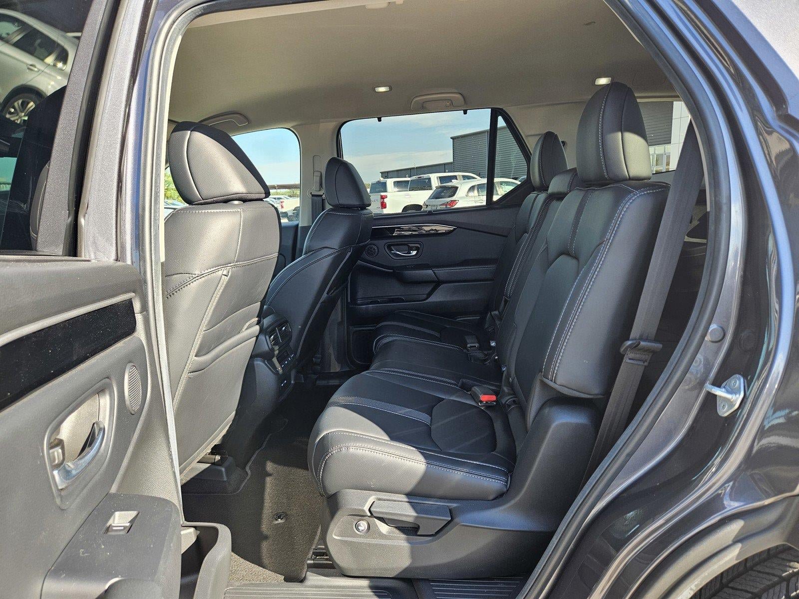 Used 2025 Honda Pilot EX-L image 12