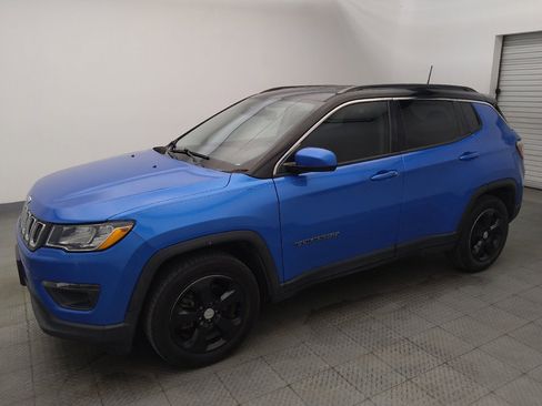 Used 2020 Jeep Compass Latitude w/ Cold Weather Group FWD image 2