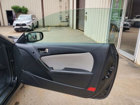 Used 2014 Hyundai Genesis 2.0T RWD image 19