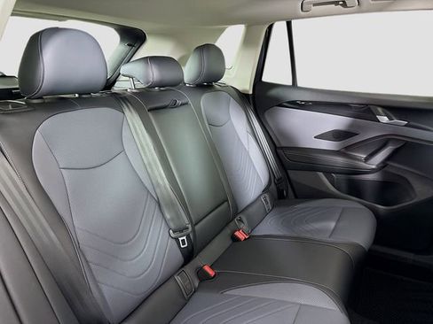 New 2026 Volkswagen Tiguan SE image 28