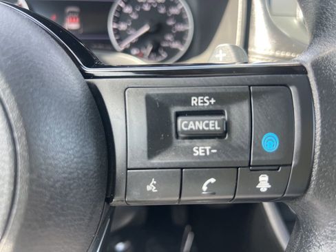 Used 2023 Nissan Rogue SV image 35