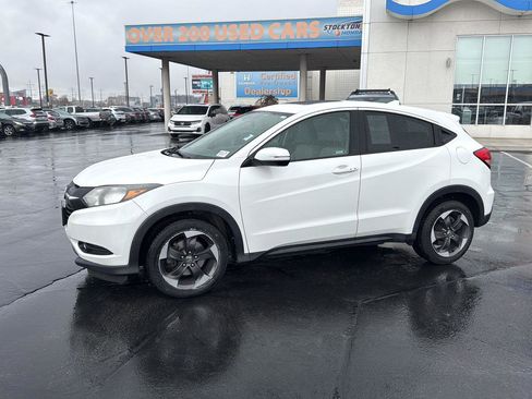Used 2018 Honda HR-V EX image 2