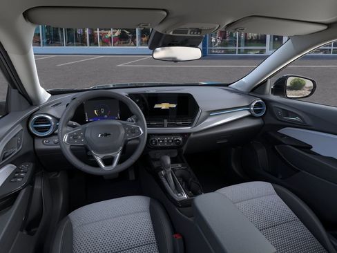 New 2026 Chevrolet Trax LT w/ Midnight Edition FWD image 15