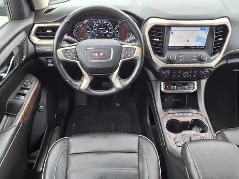 Used 2020 GMC Acadia Denali image 4