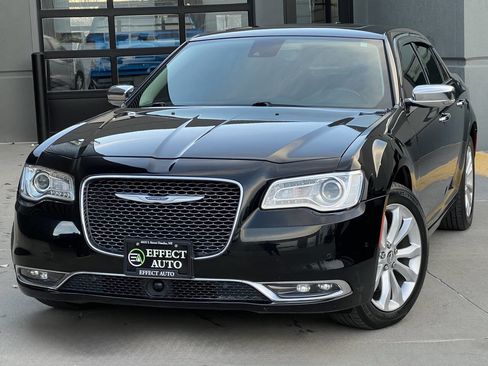 Used 2019 Chrysler 300 Limited w/ Safetytec Plus Group image 3