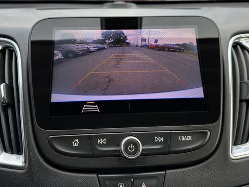 Used 2020 Chevrolet Malibu LT image 16