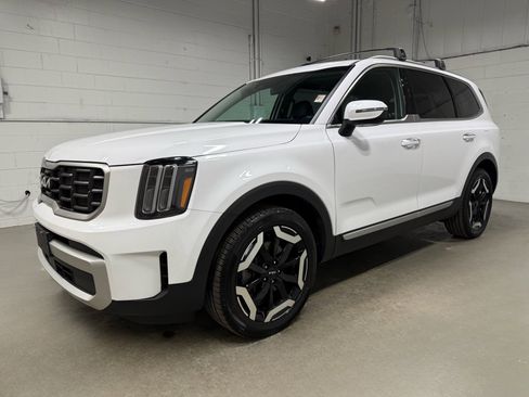Used 2024 Kia Telluride S w/ S Sunroof Package AWD/4WD image 1