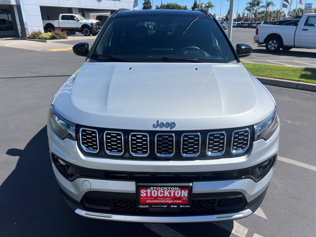Used 2025 Jeep Compass Limited AWD/4WD image 6