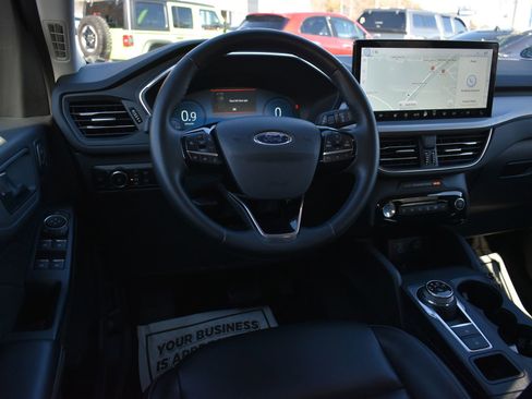 Used 2023 Ford Escape Platinum image 19