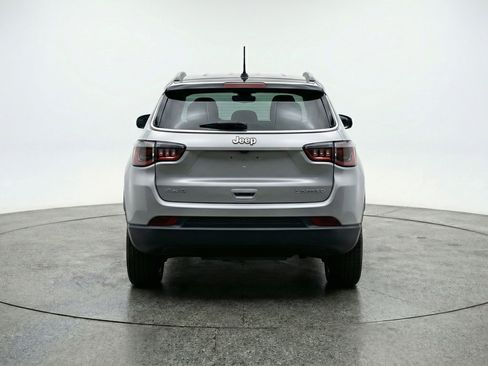 Used 2025 Jeep Compass Limited AWD/4WD image 7