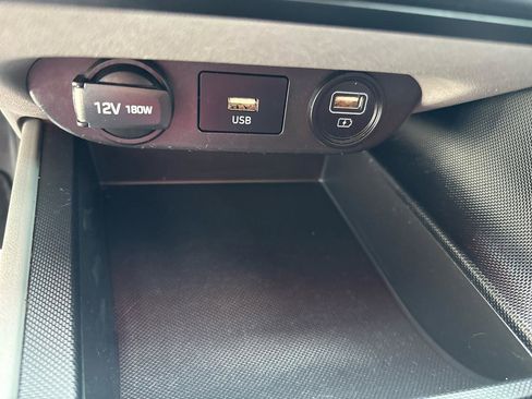 Used 2021 Hyundai Elantra SEL image 19