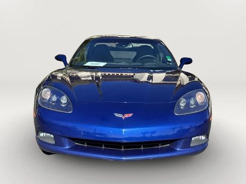 Used 2005 Chevrolet Corvette Coupe w/ Preferred Equipment Group RWD image 5