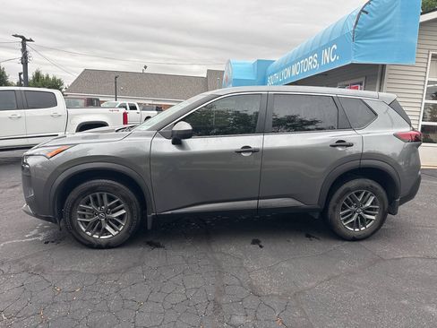 Used 2022 Nissan Rogue S FWD image 1