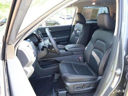 Certified 2025 Nissan Pathfinder SL FWD image 10
