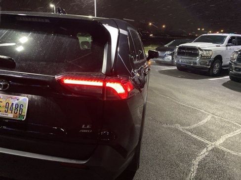 Used 2022 Toyota RAV4 LE image 5