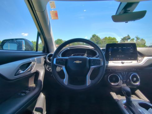 Used 2023 Chevrolet Blazer LT w/ Sound & Technology Package FWD image 14