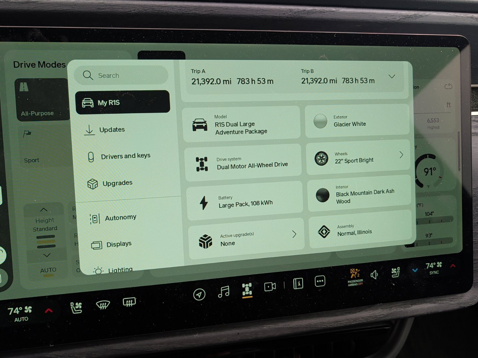 Used 2025 Rivian R1S Adventure Dual AWD/4WD image 14