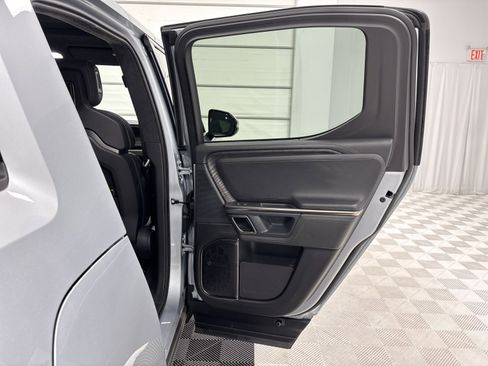 Used 2023 Rivian R1T Adventure image 19