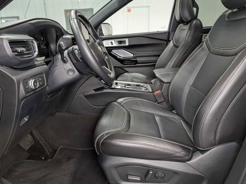 Used 2022 Ford Explorer ST w/ ST Street Pack AWD/4WD image 4