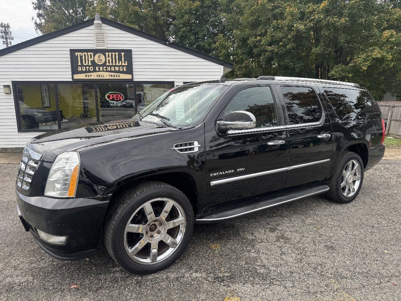 Used 2011 Cadillac Escalade ESV AWD w/ Livery Package image 1