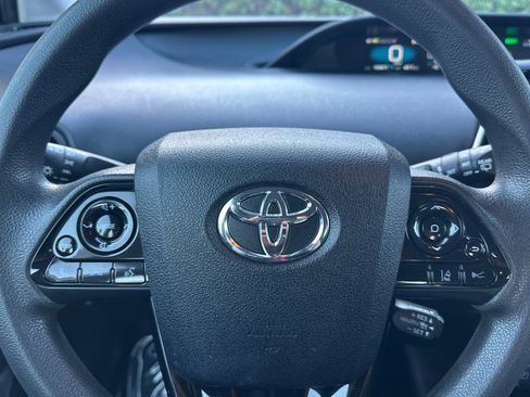 Used 2022 Toyota Prius LE image 22
