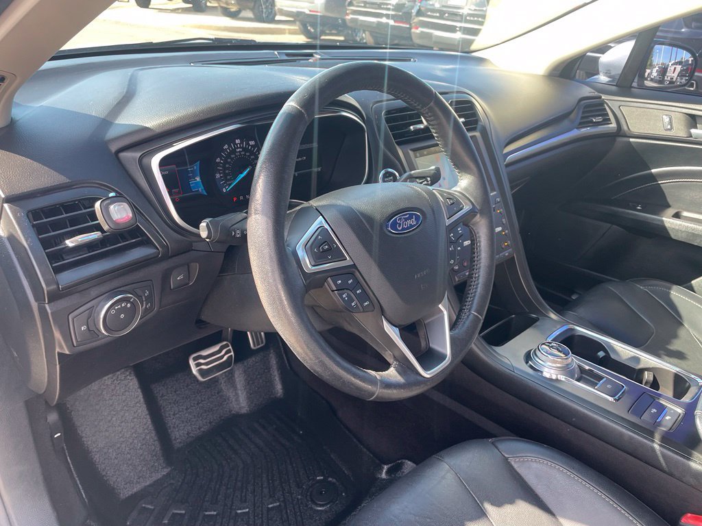 Used 2017 Ford Fusion Titanium AWD/4WD image 11