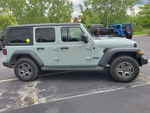 Used 2023 Jeep Wrangler Unlimited Sport AWD/4WD image 2