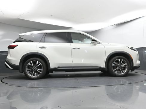 Used 2023 INFINITI QX60 Luxe w/ Performance Audio Package FWD image 28