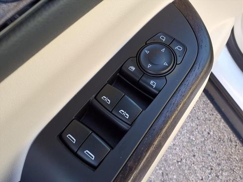 Used 2021 GMC Acadia Denali w/ Denali Technology Package image 15