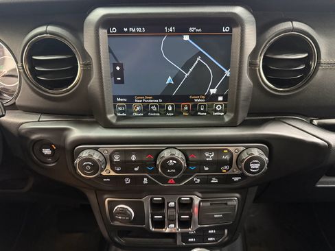 Used 2021 Jeep Gladiator Overland AWD/4WD image 21