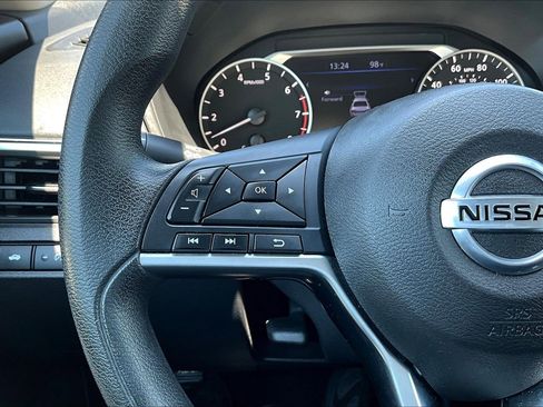 Used 2019 Nissan Altima 2.5 S FWD image 18