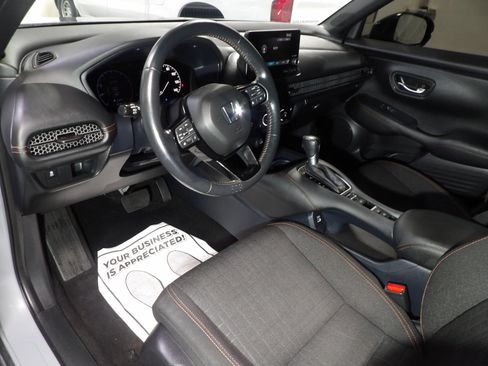 Used 2023 Honda HR-V Sport image 8